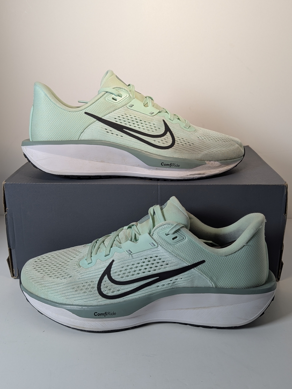 Nike Quest 6 Mint Foam Green Running Shoes Women’s Size 9.5